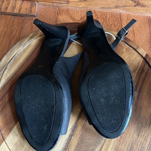 ANN MARINO RUFFLE HEELS - Picture 8 of 9